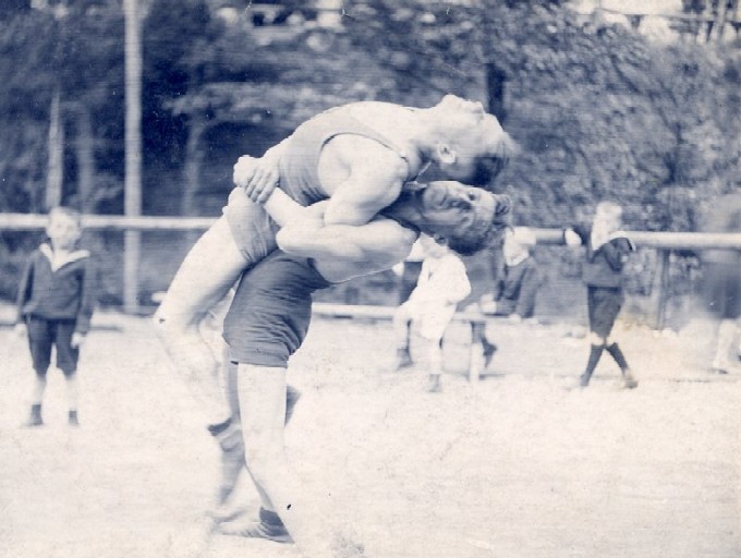 AUSHEBER_SPORTPLATZ__6 AUSHEBER_SPORTPLATZ__6